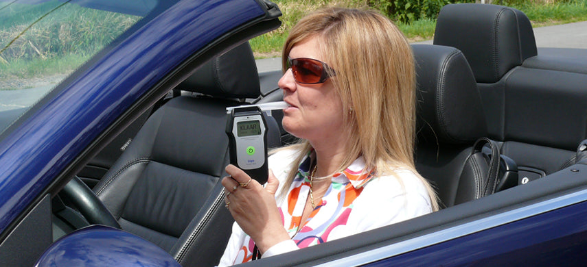 Fietser waarschuwt bestuurders voor alcoholcontrole...