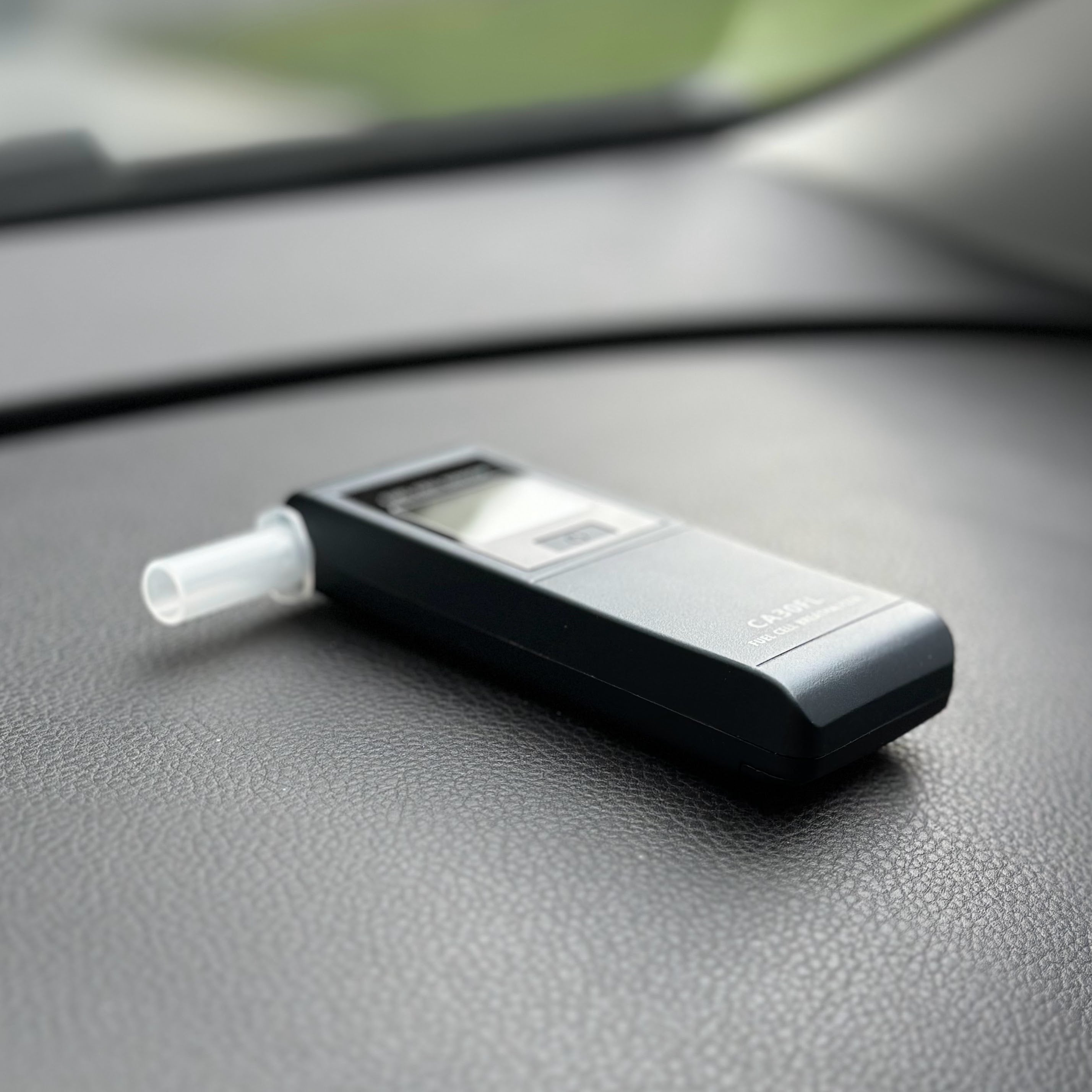 Digital breathalyser with Calibration Reminder - CA30FL
