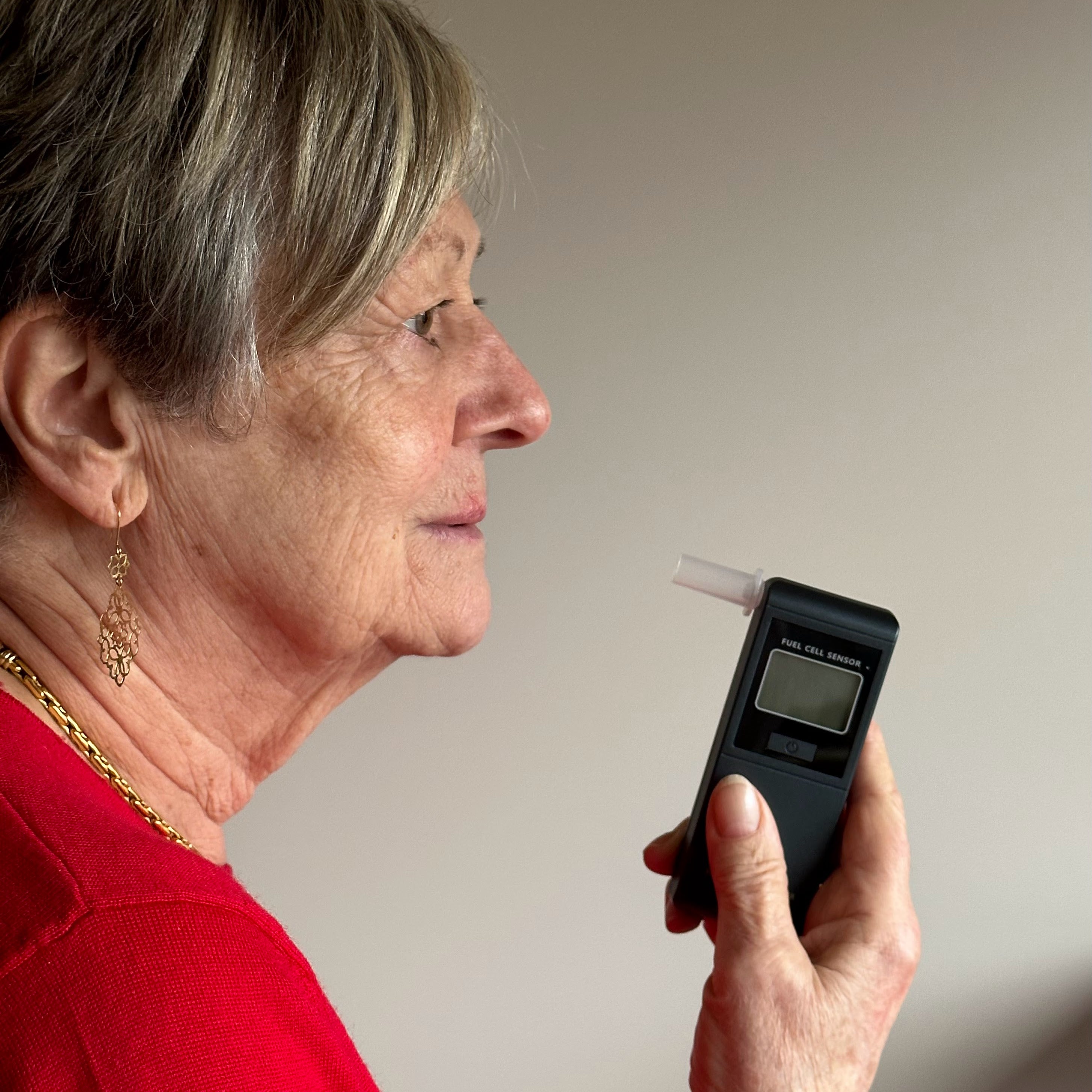 Digital breathalyser with Calibration Reminder - CA30FL