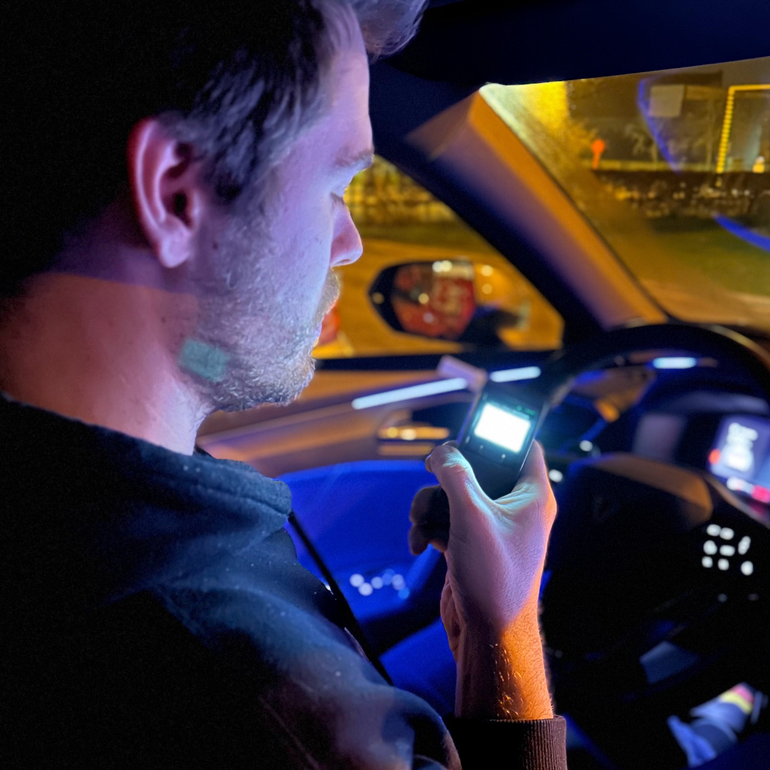 Digital breathalyser with Calibration Reminder - CA30FL