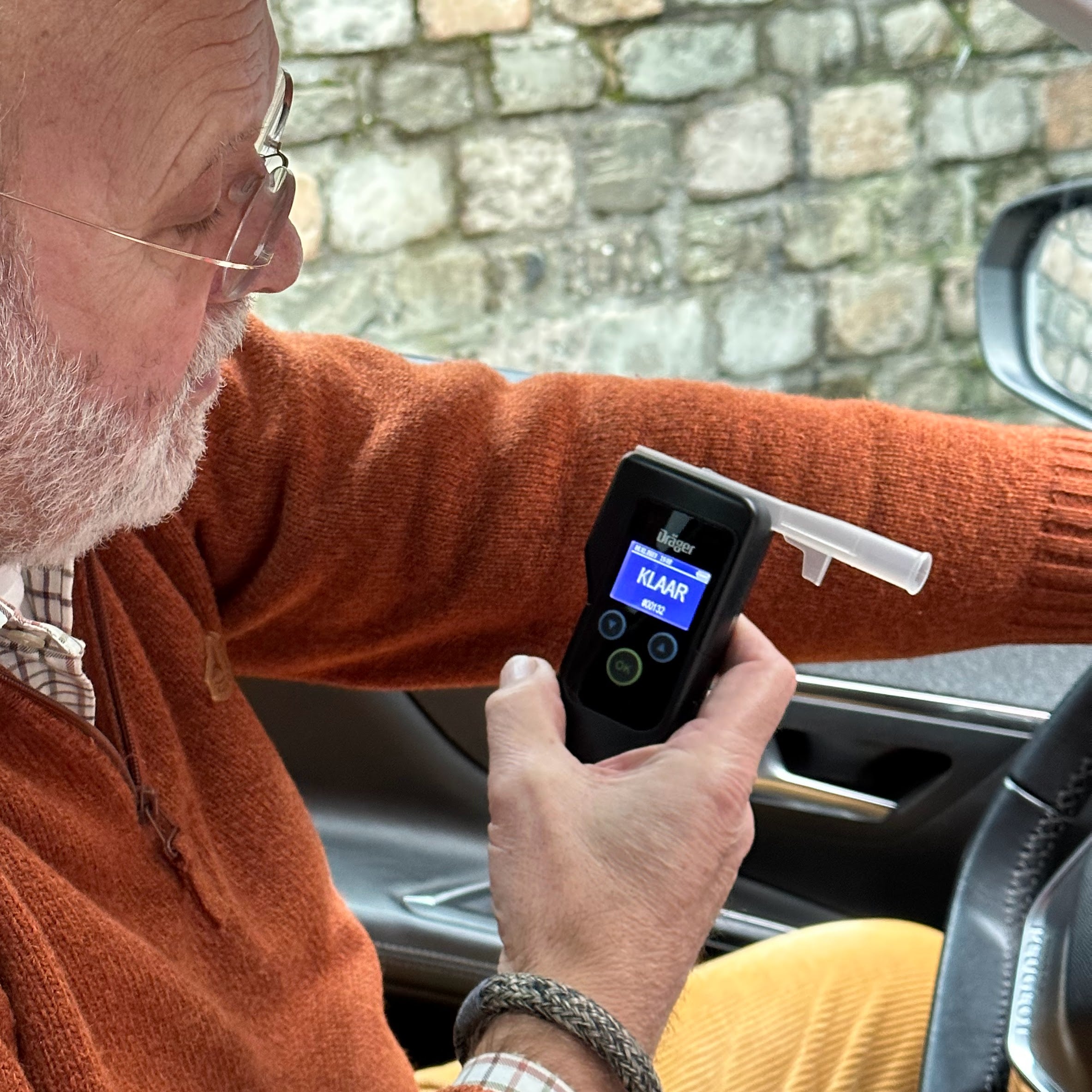 Digital breathalyser - Dräger Alcotest® A6000